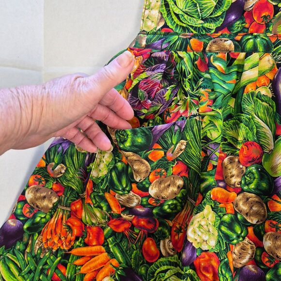 Now Designs by San Francisco Ca. Multi-color Vegetable Apron. - Picture 2 of 9